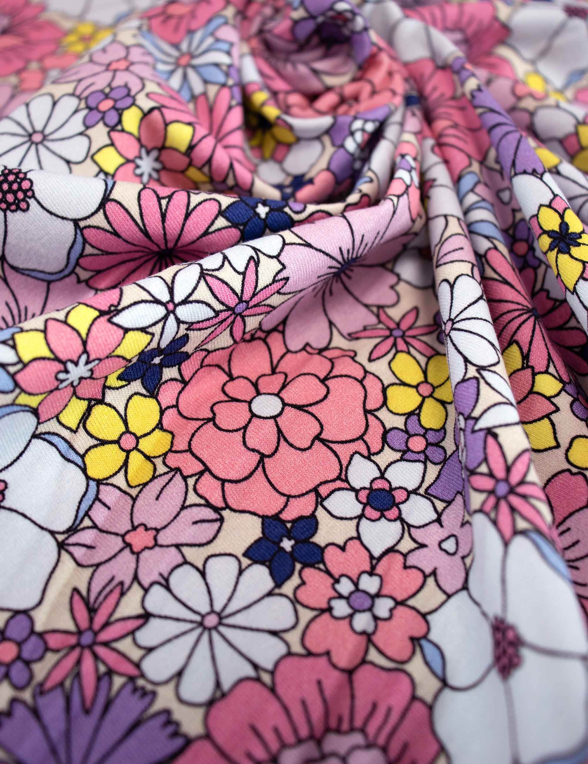Bloom-Parade-2-Soft-tricot-rebel-studio-stoffen.jpg