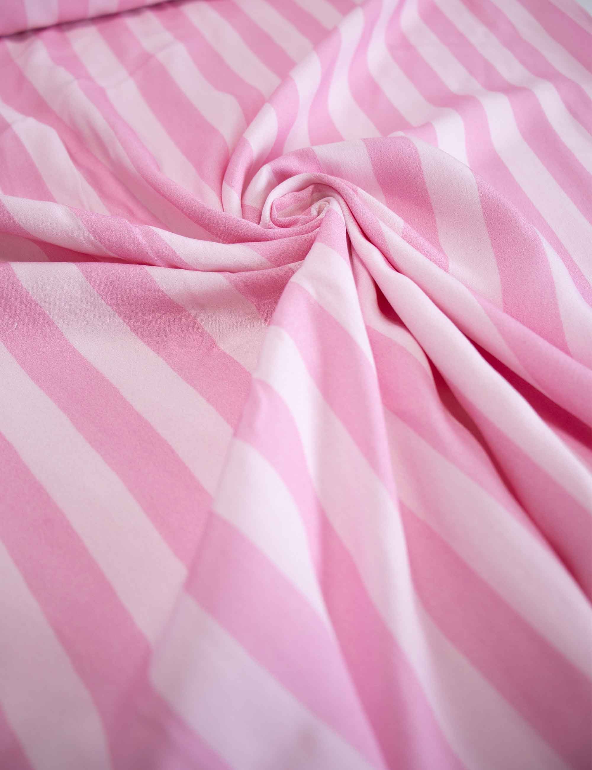 Cotton-Candy-1-Viscose-Rebel-Studio-stoffen_99e2ba05-6142-4725-800b-611ba32f89f8.jpg
