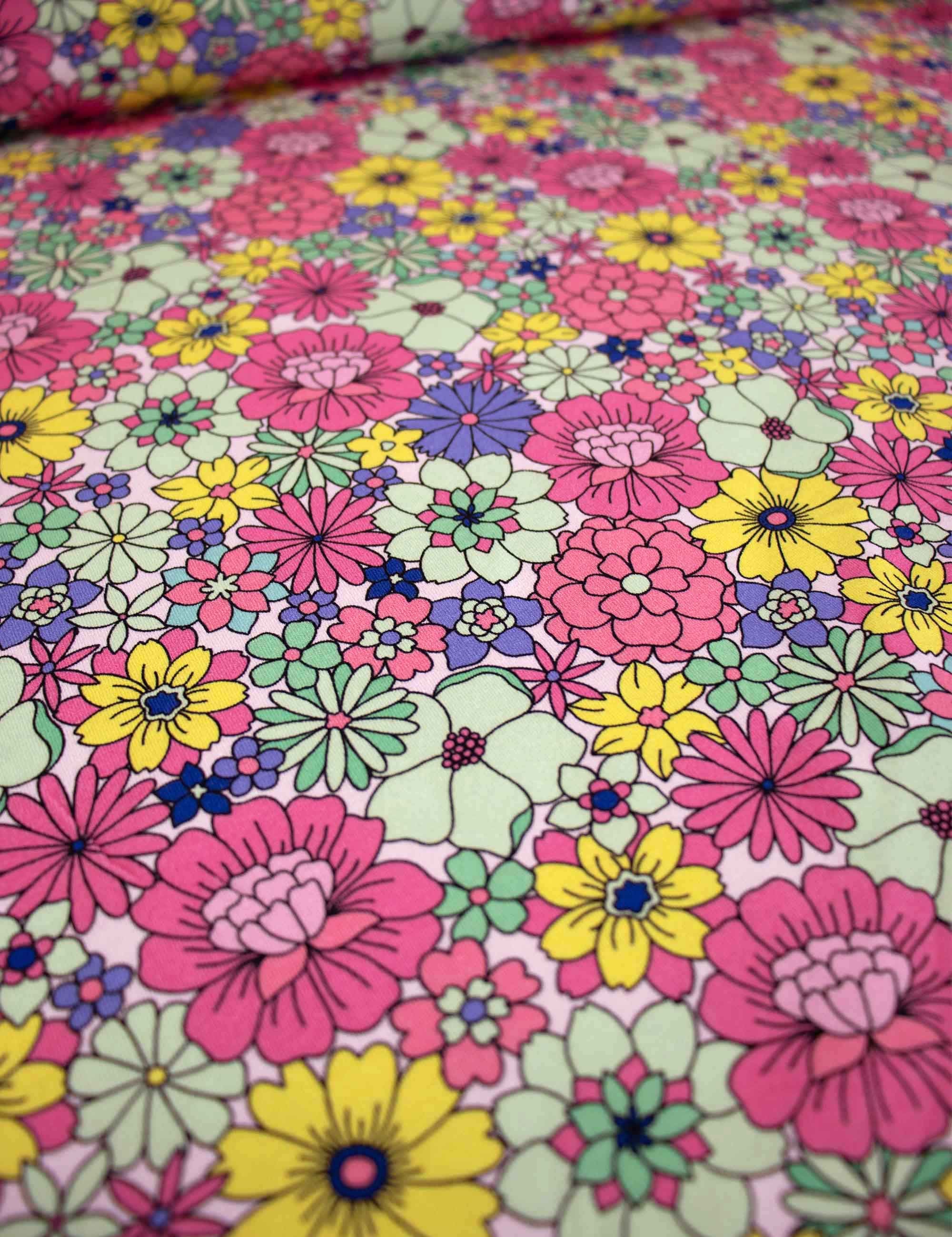 Bloom-Parade-3-Bright-tricot-rebel-studio-stoffen.jpg
