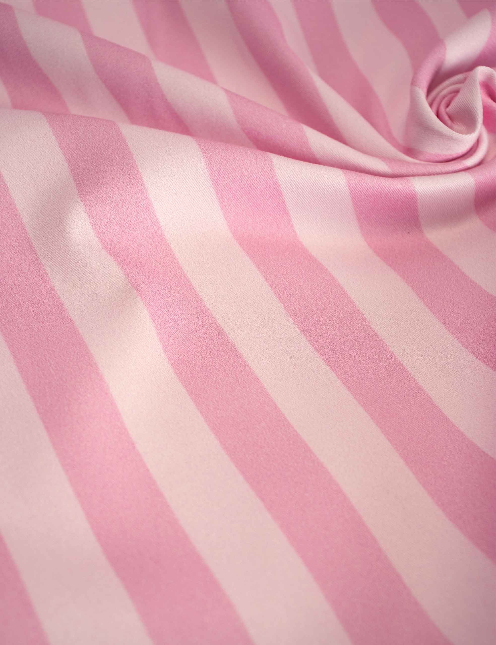 Cotton-Candy-1-Viscose-Rebel-Studio-stoffen.jpg