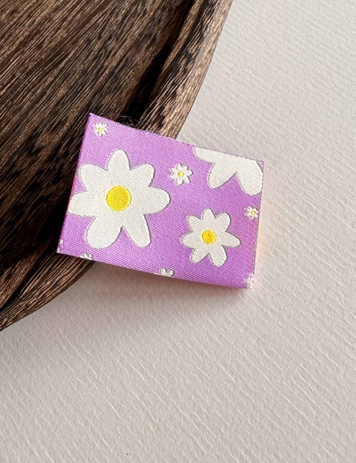 FlowersLilac-geweven-naailabels-rebel-studio.jpg