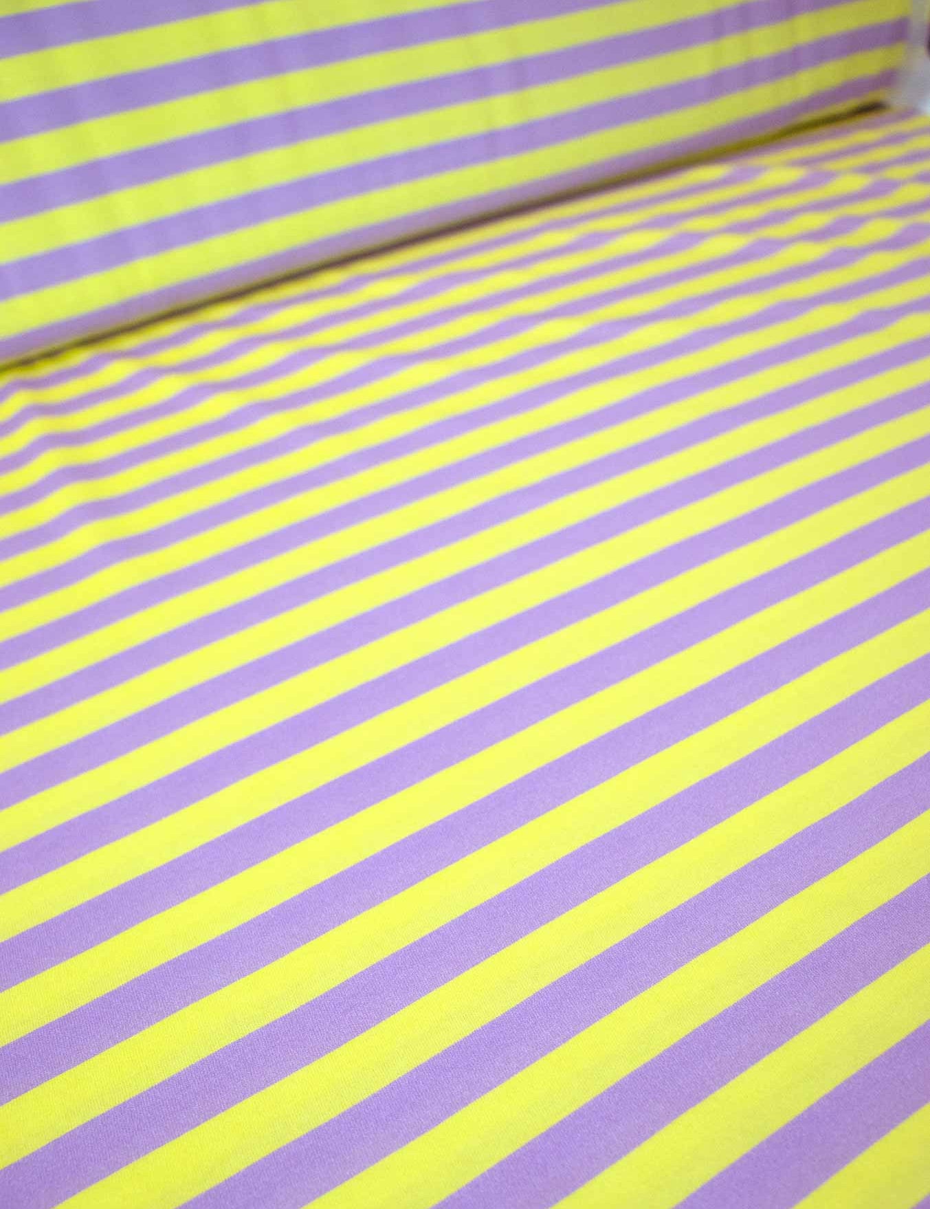 Lemon-Stripe-1-100-procent-katoen-jersey-rebel-studio-stoffen_e4118c0b-0297-4f2c-ba43-729eb8b6e488.jpg