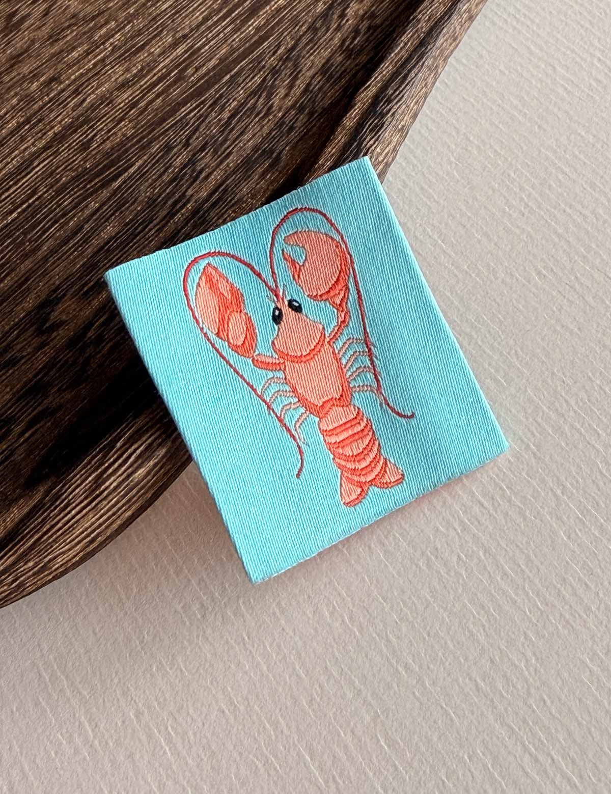 Lobster-2-geweven-naailabels-rebel-studio.jpg
