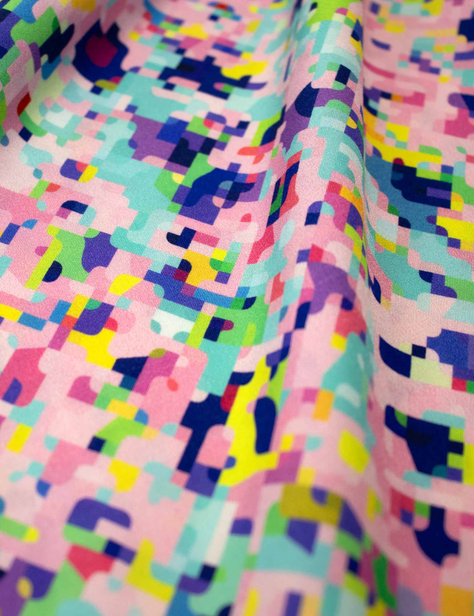 Pixel-Breeze-close-up-1-Rebel-Studio-stoffen-summer-lovin.jpg