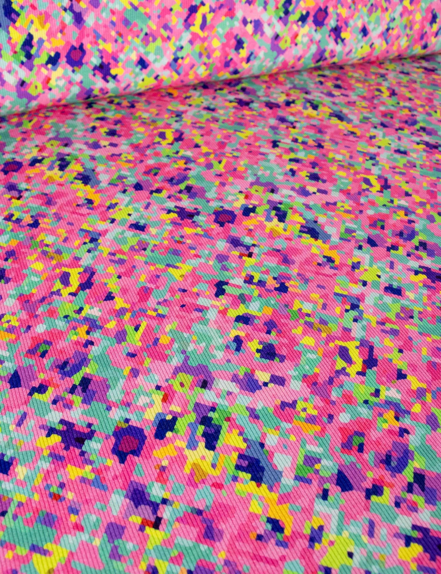 Pixel-Pop-rib-tricot-rebel-studio-stoffen-overzicht.jpg