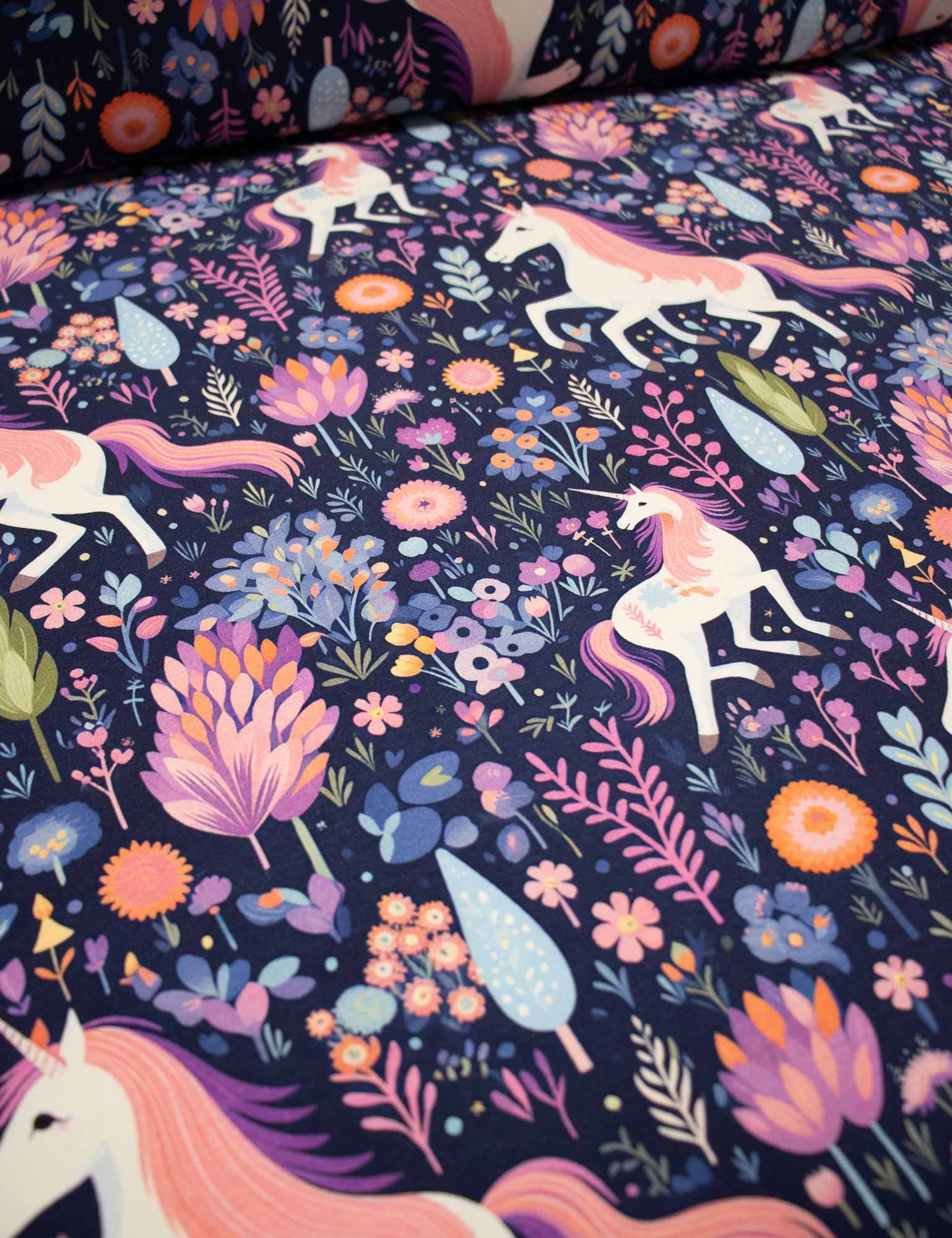 Unicorn-Dawn-Garden-1-rebel-studio-stoffen.jpg