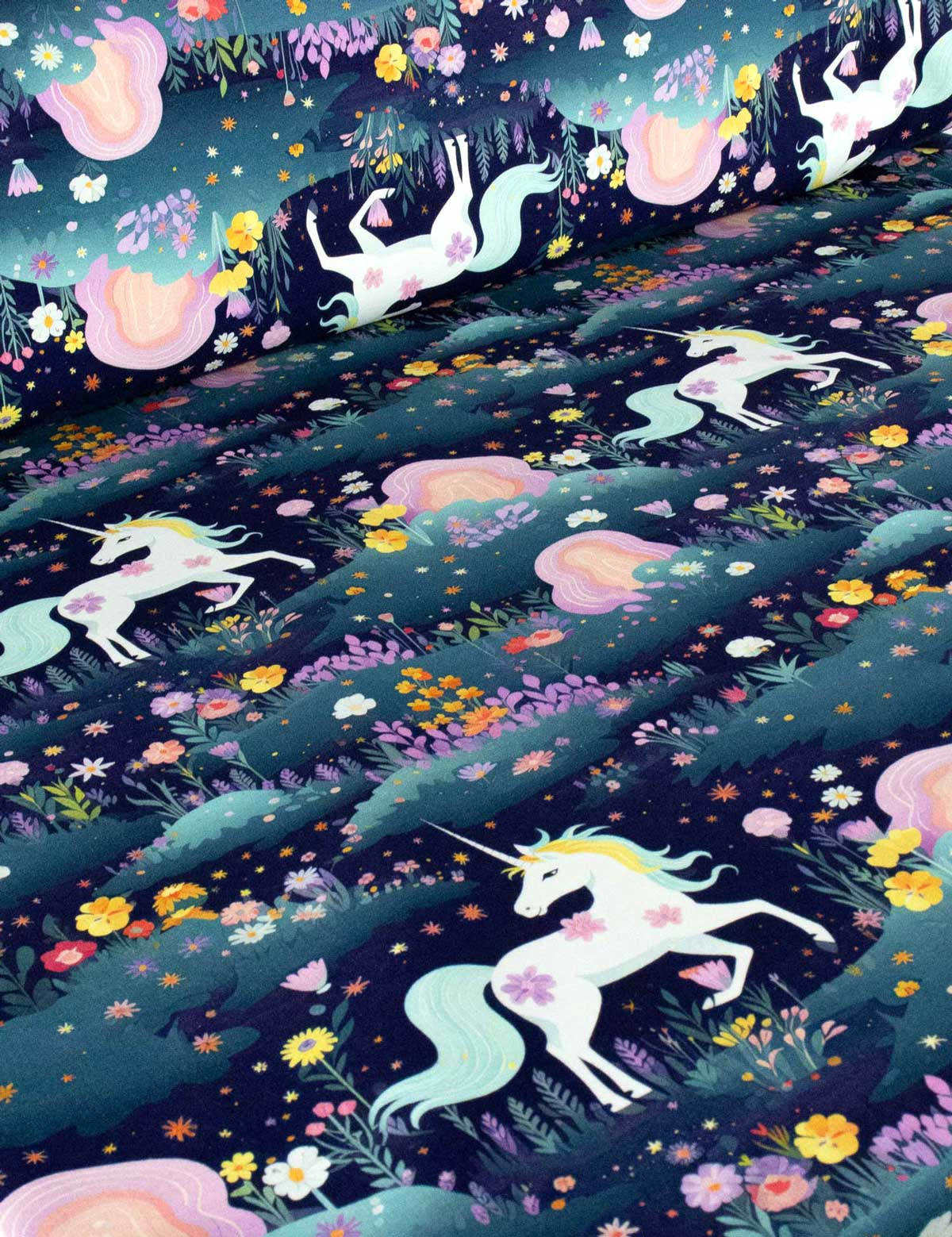 Unicorn-Mystic-Meadow-overzicht-french-terry-Rebel-Studio-stoffen.jpg