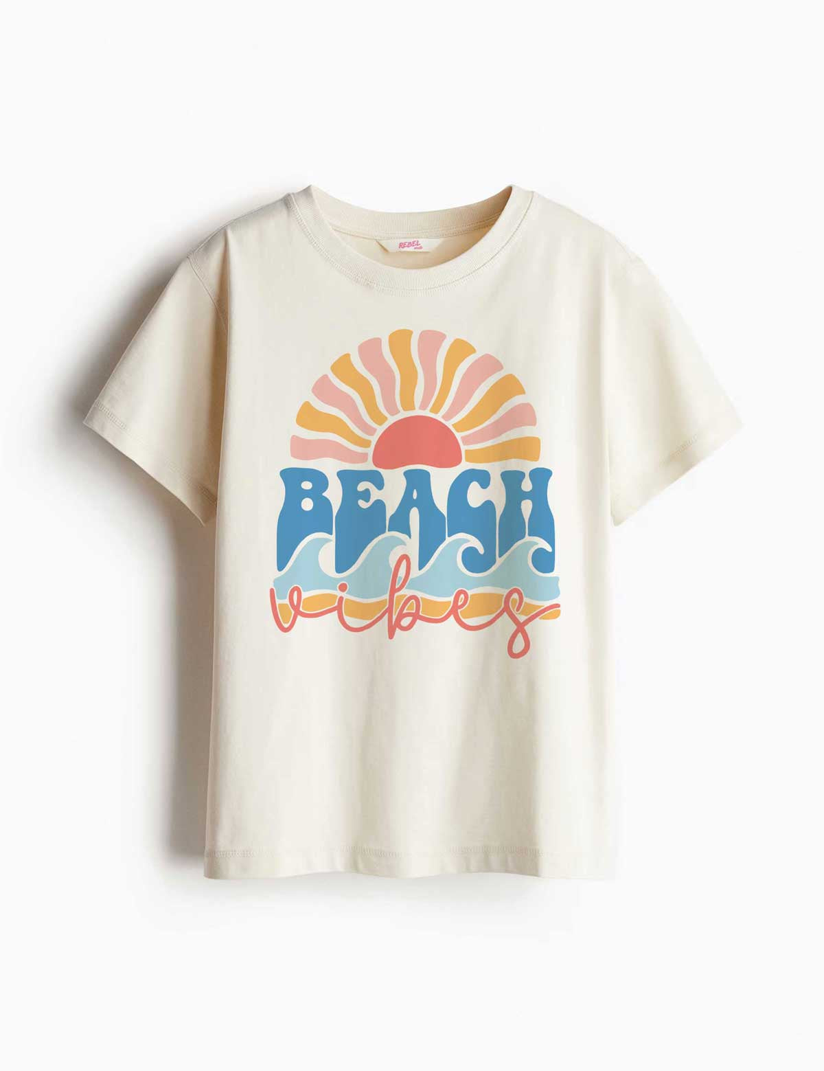 beach-vibes-tshirt-Rebel-Studio-DTF-strijktransfers.jpg