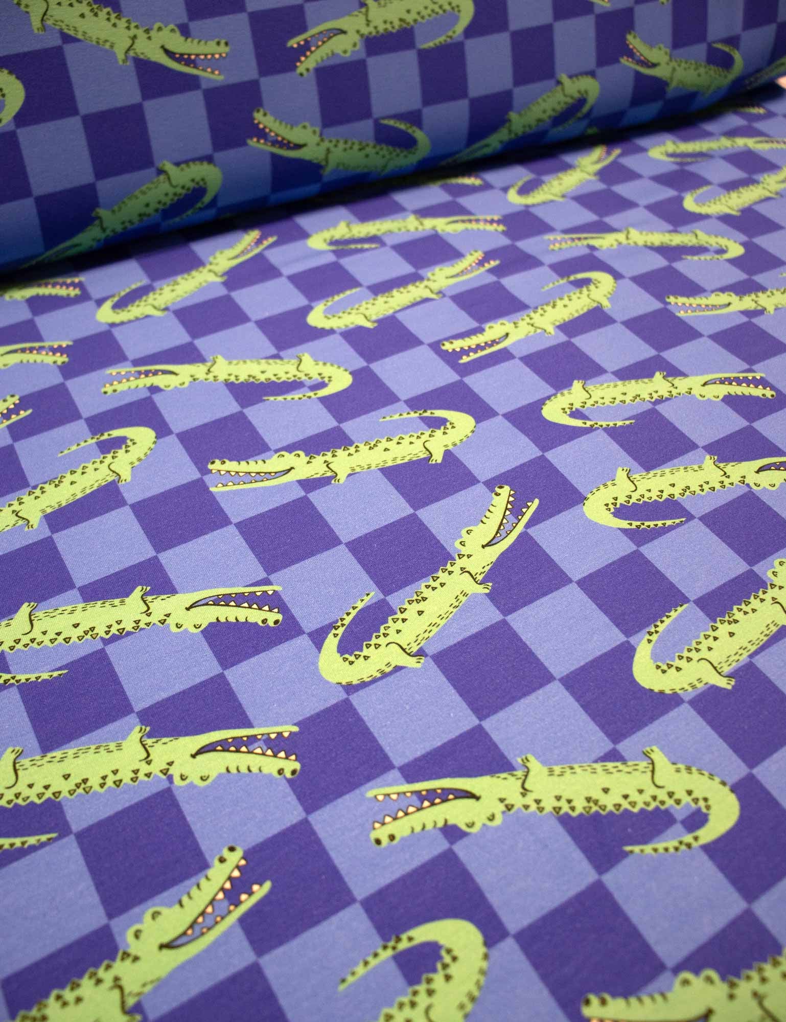 croco-crew-blue-1-check-rebel-studio-stoffen.jpg