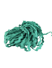 Groen zigzagband van 13 mm breed op een witte achtergrond